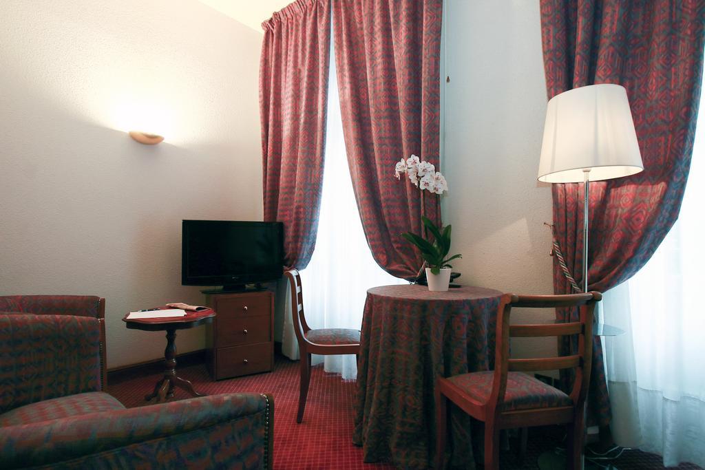 Hotel D'Etigny Bagneres-de-Luchon Exterior photo